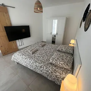 Appartement La Glycine - Parking Gratuit - Ac Clim - Cour Prive -, Villeneuve-lès-Avignon